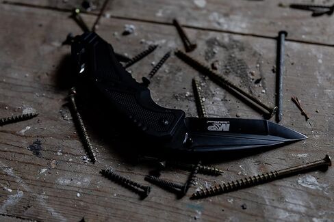 Smith & Wesson M&P SWMP11B 8.9 بوصة سكين عالي الكربون SS قابل للطي مع شفرة تانتو بوينت 3.8 بوصة ومقبض ألومنيوم للأماكن الخارجية والتكتيكية والبقاء وEDC، مقاس واحد، أسود in Kuwait