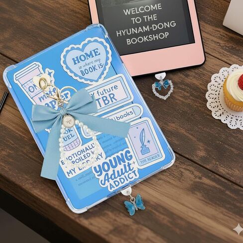 مجموعة إكسسوارات كيندل اللطيفة، سلسلة مفاتيح بفيونكة زرقاء لؤلؤية متوافقة مع القارئ الإلكتروني، سحر قابس الغبار على شكل قلب بلينغ لأوقد بيبر وايت 11th/12th Gen Type C/USB C، هدية مثالية لديكور Kindle in Kuwait