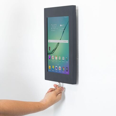 جبل عليه! حامل جداري للكمبيوتر اللوحي قابل للقفل لجهاز Samsung Tab A9+، S9، S9 FE، S8، A8 - حافظة أمان مغلقة بالكامل، حامل كمبيوتر لوحي مضاد للسرقة، متوافق مع VESA، حامل جداري متدفق، فولاذ عالي التحمل، أسود in Saudi Arabia