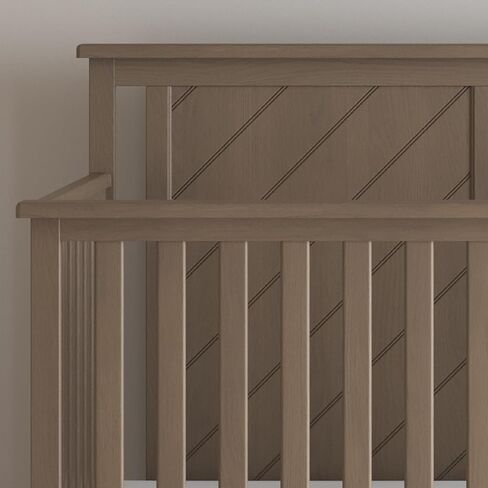 Child Craft Hampton Flat Top 4-in-1 Convertible Crib & Changing Table 2-Piece Set in Kuwait