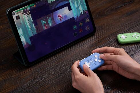 وحدة تحكم صغيرة بحجم الجيب 8Bitdo Micro Bluetooth Gamepad مع مشبك للهاتف المحمول للتبديل، Android، تدعم وضع لوحة المفاتيح (أزرق) in Kuwait