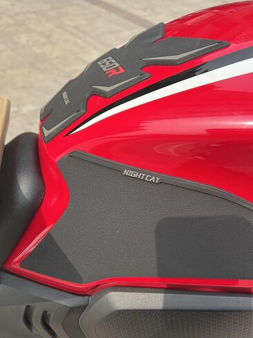 CBR650R CB650R تانك منصات السيطرة المضادة للانزلاق المطاط حامي ملصق اكسسوارات لهوندا CBR650R CB650R in Kuwait