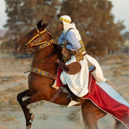 حقيبة المياه القديمة بوتا حقيبة تخزين النبيذ مع غطاء الختم وحزام الكتف المحمولة قارورة المياه الجلدية التقليدية للسفر والتخييم في الهواء الطلق in Kuwait