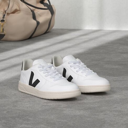Veja Women's V-10 Sneaker in Saudi Arabia