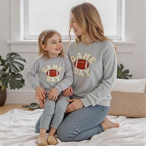 Karwuiio Mommy and Me Outfit Football Famliy قمصان متطابقة للعبة يوم التطريز بأكمام طويلة من النوع الثقيل الخريف in Kuwait