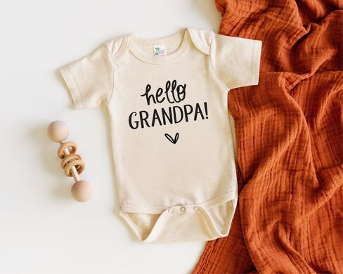 Bump and Beyond Designs Hello Grandpa Infant Bodysuit، هدية إعلان حمل الطفل in Saudi Arabia