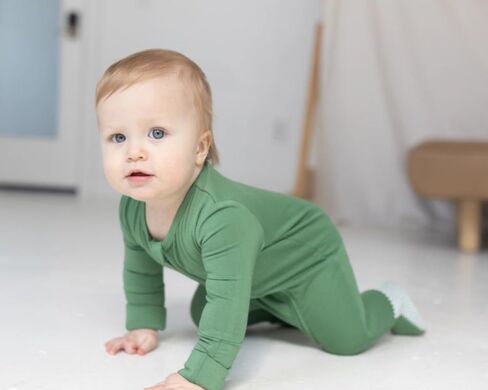 بيجامة Buckle Me Baby Blowout Blockerz، للجنسين، درع مانع للتسرب، سريع الجفاف، 94% فيسكوز مشتق من الخيزران، 6% ألياف لدنة in Kuwait