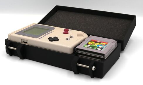 ملحق الحماية المتوافق الأصلي مع Game Boy - يحمل 6 + 1 ألعاب in Kuwait