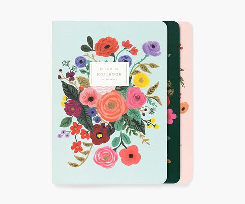 شركة RIFLE PAPER CO. مجموعة دفاتر ملاحظات Gemma المُخيطة، مقاس 8.5 بوصة طول × 6 بوصة عرض، مجموعة مكونة من 3 و64 صفحة مسطرة بحبر ذهبي، وغطاء قماش كامل الألوان مقطوع بالقالب مع ورق نص داخلي أبيض in Kuwait