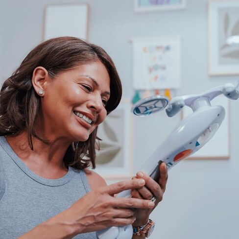 متعدد صالح موبايل | يناسب بشكل آمن وأمان معظم أسرة الأطفال والأسرّة وساحات اللعب وما بعدها | يبقي طفلك مرتاحًا ومشاركًا في المنزل أو أثناء التنقل | رعاية ذكية in Kuwait