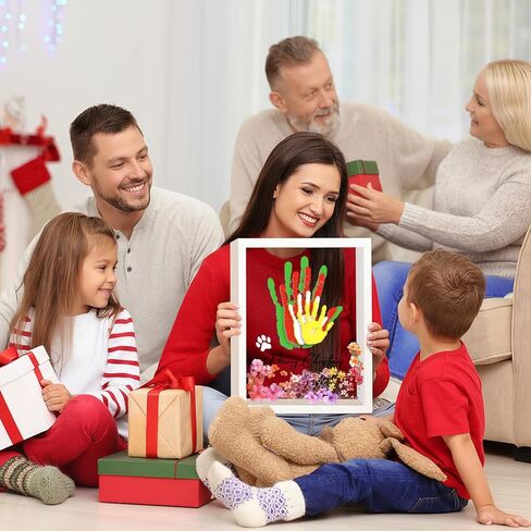 مجموعة بصمة اليد العائلية من OurWarm مكونة من 4 قطع، مجموعة بصمة يد الطفل DIY هدايا تذكارية مع 50 ملصقًا و12 طلاءًا، مجموعة بصمة قدم الطفل إطار خشبي للآباء الجدد في الذكرى السنوية لحديثي الولادة هدايا يوم التبني in Kuwait