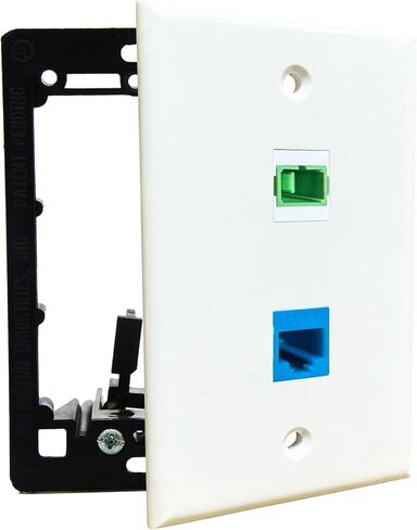 لوحة حائط من الألياف الضوئية، لـ SC/APC، Simplex، مع منفذ Cat6 Ethernet، وحامل تثبيت منخفض الجهد متضمن - أبيض in Saudi Arabia