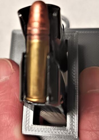 محمل السرعة لمجلات مصنع Ruger SR22 Pew Pew Peweter باللون (Gun Metal Grey) صنع في الولايات المتحدة الأمريكية بواسطة قدامى المحاربين in Kuwait