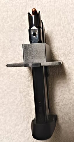 محمل السرعة لمجلات مصنع Ruger SR22 Pew Pew Peweter باللون (Gun Metal Grey) صنع في الولايات المتحدة الأمريكية بواسطة قدامى المحاربين in Kuwait
