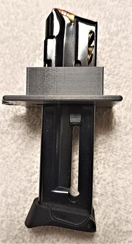 محمل السرعة لمجلات مصنع Ruger SR22 Pew Pew Peweter باللون (Gun Metal Grey) صنع في الولايات المتحدة الأمريكية بواسطة قدامى المحاربين in Kuwait