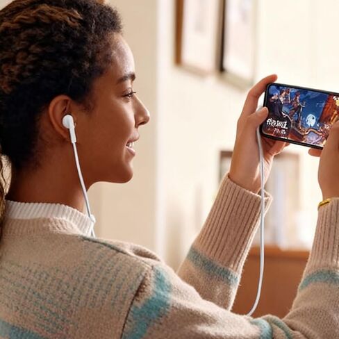 سماعات رأس مزودة بمقبس USB-C، وسادات أذن سلكية مع جهاز تحكم مدمج للتحكم في الموسيقى والمكالمات الهاتفية ومستوى الصوت، صوت جهير محسّن، مريح وخفيف الوزن مناسب للتنقل في المنزل والمكتب، أبيض in Saudi Arabia