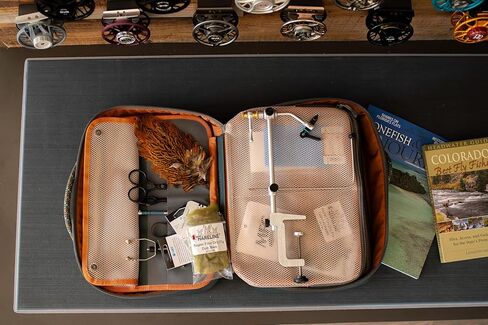 fishpond Backwater Fly Tying Kit in Saudi Arabia
