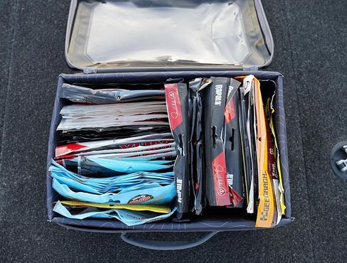 حقيبة Evolution Fishing Plastix - صندوق تخزين كبير من البلاستيك الناعم المقاوم للماء، هيكل داخلي من مادة EVA، غطاء شفاف، فواصل قابلة للإزالة، منظم أدوات in Kuwait