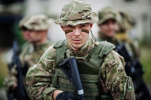 عصا طلاء الوجه المموهة 3 ألوان | طلاء وجه الصيد متعدد الألوان للتمويه وكرات الطلاء واستخدام Airsoft (CAMO) in Kuwait