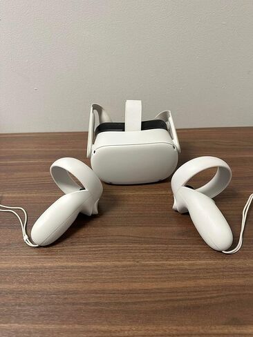 Oculus Quest 2 - فيديو 64 جيجابايت - سماعة رأس للواقع الافتراضي المتقدمة الكل في واحد مع صوت سينمائي ثلاثي الأبعاد، أبيض - للترفيه العائلي لألعاب الواقع الافتراضي (متجدد) in Kuwait