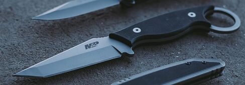 Smith & Wesson M&P Extreme Ops Karambit 8.5in S.S. سكين ذو نصل ثابت كامل تانغ مع نقطة تانتو 4 بوصة، مقبض G10 وحلقة إصبع للأماكن الخارجية والتكتيكية والبقاء على قيد الحياة وEDC، أسود in Kuwait