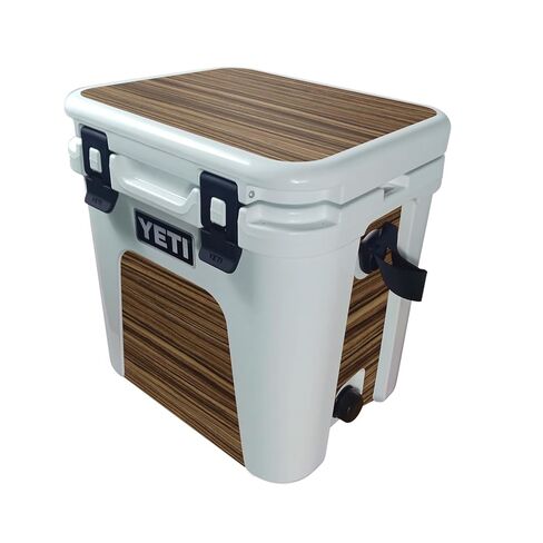 Cooler Skin متوافق مع Yeti Roadie 24 مع قابس تصريف (2025) - خشبي - غطاء لاصق واقٍ من الفينيل 3M ممتاز - سهل الاستخدام | صُنع في الولايات المتحدة الأمريكية بواسطة MightySkins in Kuwait