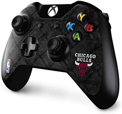 ملصق Skinit المخصص للألعاب متوافق مع وحدة تحكم Xbox One - تصميم مرخص رسميًا من NBA Chicago Bulls Dark Rust in Kuwait