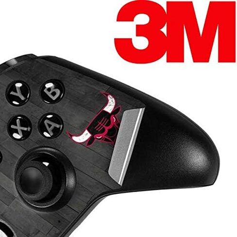 غلاف Skinit المخصص للألعاب متوافق مع وحدة تحكم Xbox One Elite - تصميم كلاسيكيات الخشب الصلب المرخص رسميًا من NBA Chicago Bulls in Kuwait