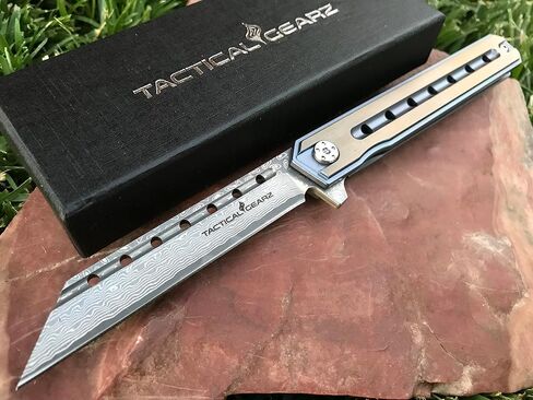 سكين جيب دمشقي من TACTICAL GEARZ لـ EDC، مقبض من التيتانيوم الصلب، 67 شفرة متعددة الطبقات من الفولاذ الدمشقي VG10 تانتو، تتضمن غمدًا (أونيكس XT بلاتينيوم) in Kuwait