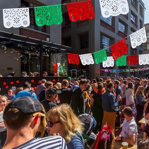 4 حزمة الحزمة المكسيكية بيكادو لافتة كبيرة البلاستيك الحزب المكسيكي لافتة معلقة Cinco de Mayo Green White Red Fiesta Party Party Supplies Disory for De De Los Muertos Day of the Dead in Saudi Arabia