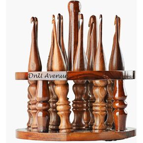 مجموعة DnU Avenue Sheesham Wood مكونة من 13 خطاف كروشيه مريح 3.5 مم إلى 12 مم، خطافات كروشيه خشبية للأيدي المصابة بالتهاب المفاصل، تخزين الحياكة والكروشيه، قبضة ناعمة، لمسة نهائية خشبية، بني (خطافات مع وعاء B) in Kuwait