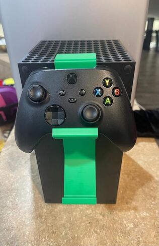 حامل حامل وحدة تحكم مطبوع ثلاثي الأبعاد لوحدة تحكم Xbox بتركيب مزدوج باللون الأخضر in Saudi Arabia
