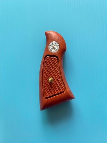 Hardwood Handgun Grips Compatible with Smith and Wesson K/L Frame Square Butt Revolvers Finger Groove Checkered Design Deluxe Classic Handmade Craft Handcraft in Kuwait