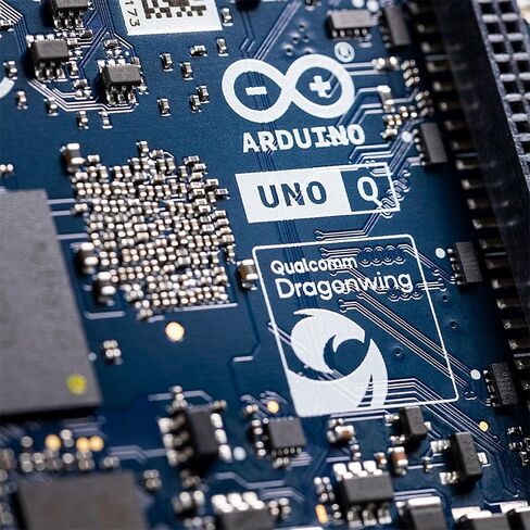 Arduino UNO Q 4 جيجابايت رام [ABX00173] - لوحة هجينة، معالج Qualcomm Dragonwing QRB2210 الدقيق (MPU) وSTM32U585 Microcontroller (MCU)، رؤية AI، صوت، IoT، Robotics، Linux Debian OS، Wi-Fi 5، USB-C in Saudi Arabia