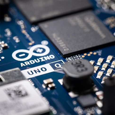 Arduino UNO Q 4 جيجابايت رام [ABX00173] - لوحة هجينة، معالج Qualcomm Dragonwing QRB2210 الدقيق (MPU) وSTM32U585 Microcontroller (MCU)، رؤية AI، صوت، IoT، Robotics، Linux Debian OS، Wi-Fi 5، USB-C in Saudi Arabia
