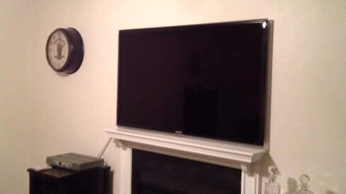 حامل تثبيت على الحائط للتلفزيون المسطح فائق النحافة لسلسلة Samsung 85 بوصة Crystal UHD TU7000 - تلفزيون ذكي 4K UHD مع (UN85TU7000FXZA) تصميم جانبي منخفض 1.4 بوصة، فولاذ عالي التحمل، متدفق على الحائط، تركيب بسيط in Kuwait