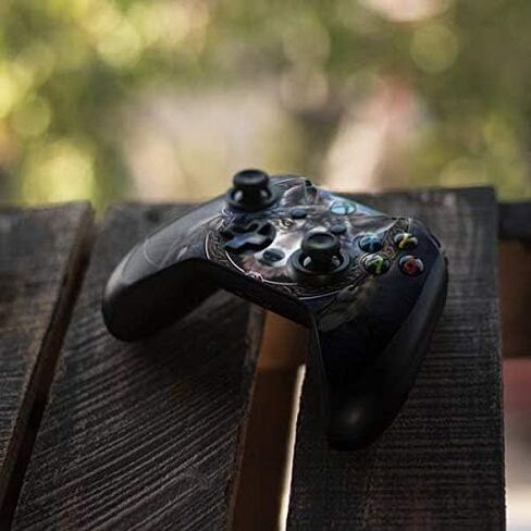 غلاف Skinit المخصص للألعاب متوافق مع وحدة تحكم Xbox One Elite - تصميم رموز Tate and Co. Wolf المرخص رسميًا in Saudi Arabia