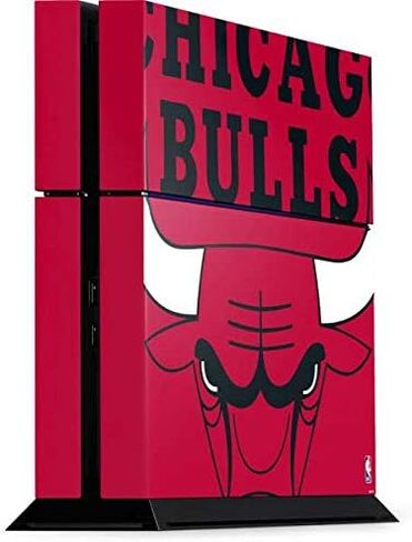 ملصق Skinit المخصص للألعاب لجهاز PS4 - تصميم شعار كبير مرخص رسميًا من NBA Chicago Bulls in Kuwait