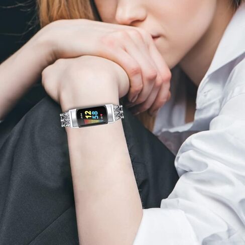 سوار Bling Diamond متوافق مع Fitbit Charge 6/ Charge 5، أساور معدنية أنيقة من الفولاذ المقاوم للصدأ حزام مقاوم للماء لسوار Fitbit Charge 5 (فضي) in Saudi Arabia