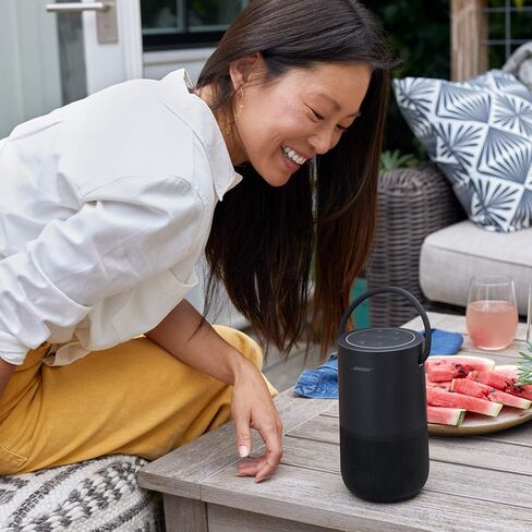 مكبر صوت ذكي محمول من Bose - مكبر صوت بلوتوث لاسلكي مع تحكم صوتي Alexa مدمج، أسود (متجدد) in Saudi Arabia