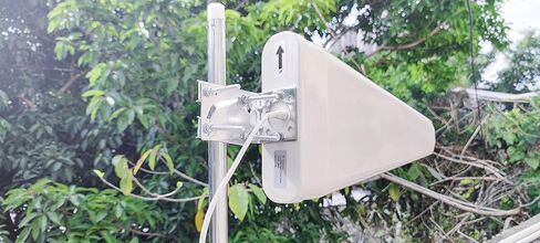 Boobrie 12DBi Yagi Directional Antenna 4G LTE/5G Outdoor Antenna 698-3800MHz Wideband High Gain Antennas N Female Connector Universal Fixed Mount Outdoor for Signal Boost in Saudi Arabia