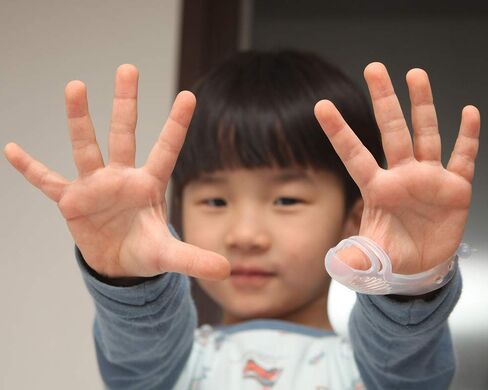 CareThumbⓇ, Treatment Kit to Stop Thumb Sucking (Large(Ages 3-6)) (Large(Ages 3~6)) in Saudi Arabia