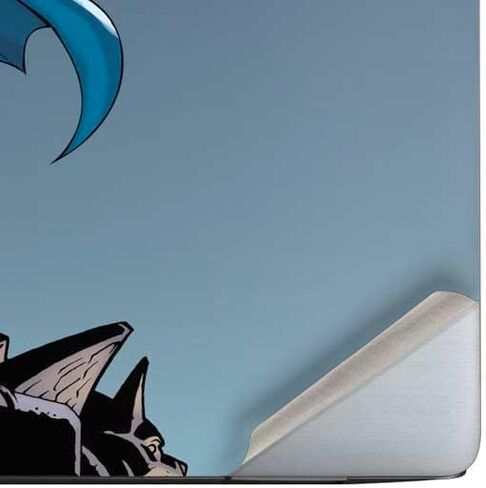 غلاف كمبيوتر محمول من Skinit متوافق مع Latitude 5420 - مرخص رسميًا من DC Comics Batman Watches Over The City Design in Kuwait