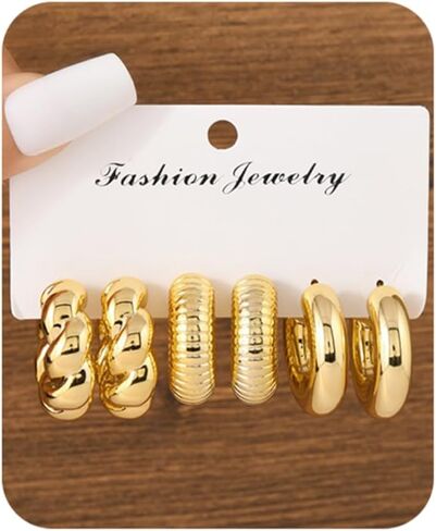 مجموعة 24 زوجًا من الأقراط الذهبية البسيطة للنساء، أقراط لؤلؤية فريدة من نوعها، مجموعة متعددة من المجوهرات بتصميم مريح ورائع لحفلات أعياد الميلاد in Kuwait