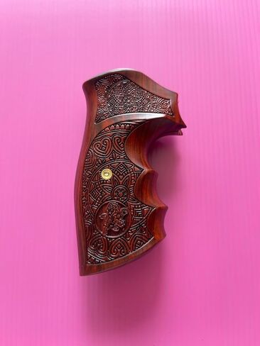 Hardwood Handgun Grips Compatible with Smith and Wesson K/L Frame Square Butt Revolvers Finger Groove Checkered Design Deluxe Classic Handmade Craft Handcraft in Kuwait