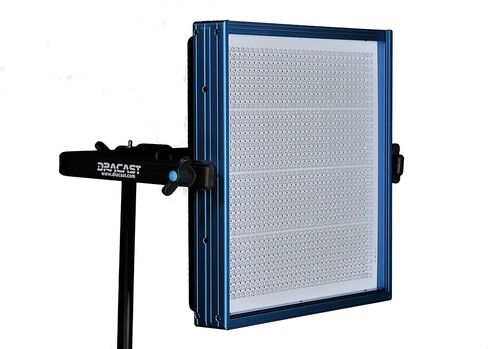 مجموعة مصابيح Dracast Pro Series LED1000 Daylight LED 3 مع لوحات بطارية ذهبية وحوامل إضاءة in Saudi Arabia