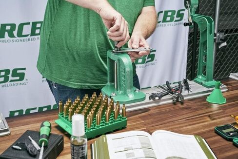 مجموعة إعادة التحميل RCBS Rebel Master | تتضمن أداة ضغط المتمردين، ومقياس الجيب، وقياس المسحوق، وأداة التحضير، والتشحيم والمزيد، باللون الأخضر in Saudi Arabia