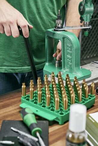 مجموعة إعادة التحميل RCBS Rebel Master | تتضمن أداة ضغط المتمردين، ومقياس الجيب، وقياس المسحوق، وأداة التحضير، والتشحيم والمزيد، باللون الأخضر in Saudi Arabia