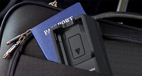 شاحن بطارية متوافق مع Leica D-LUX 5. الجهد الكهربائي العالمي (100-240 فولت)، تصميم مدمج محمول، قابس قابل للطي (يتضمن شاحن السيارة) in Kuwait