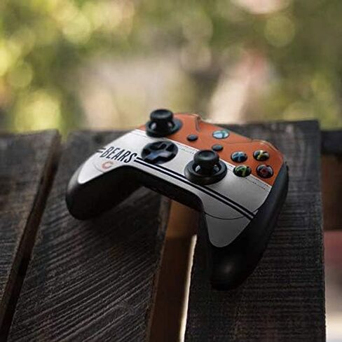 غلاف Skinit المخصص للألعاب متوافق مع وحدة تحكم Xbox One Elite - تصميم مخطط باللون الأبيض مرخص رسميًا من NFL Chicago Bears in Saudi Arabia